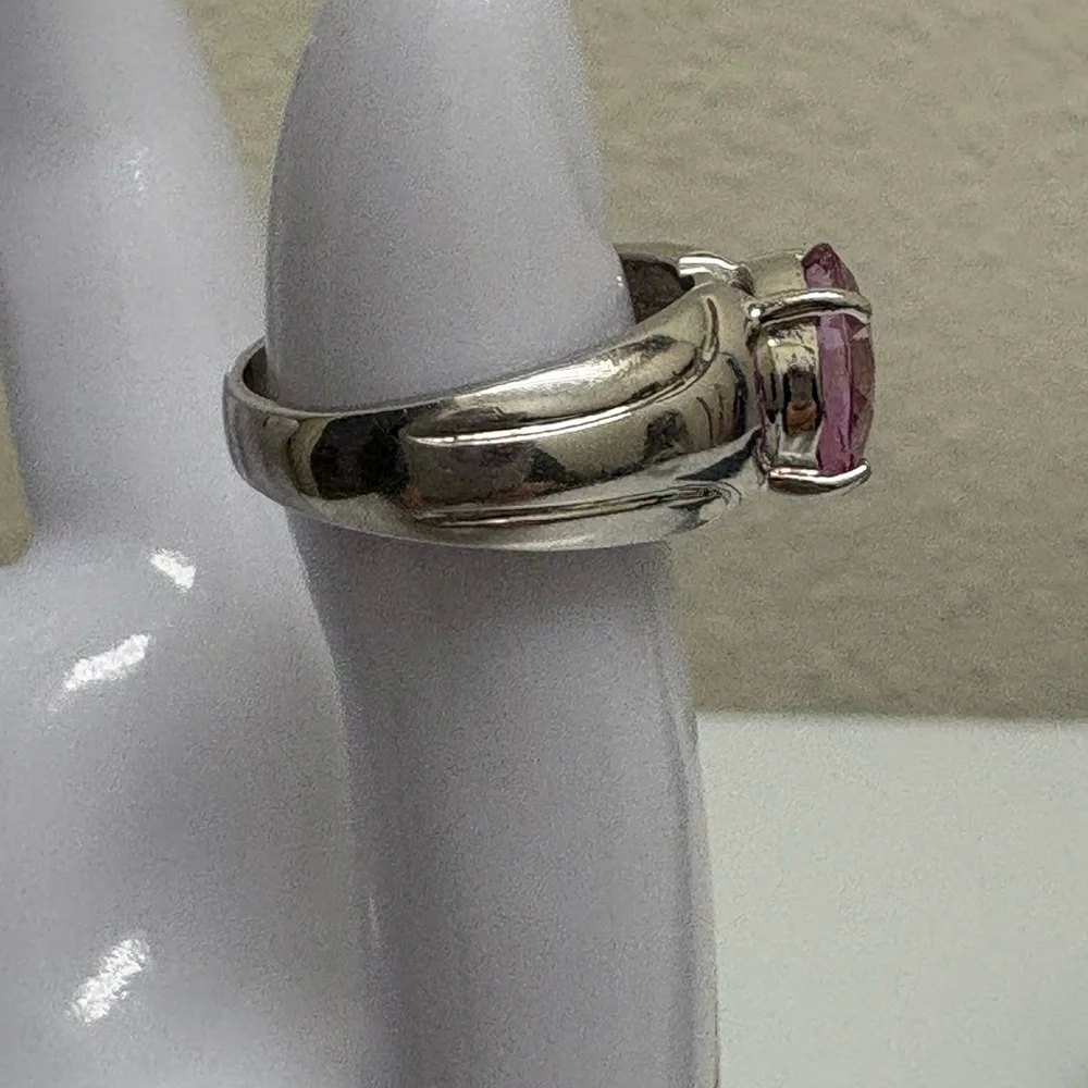 Elegant Pink Topaz Silver Ring - Picture 4 of 6